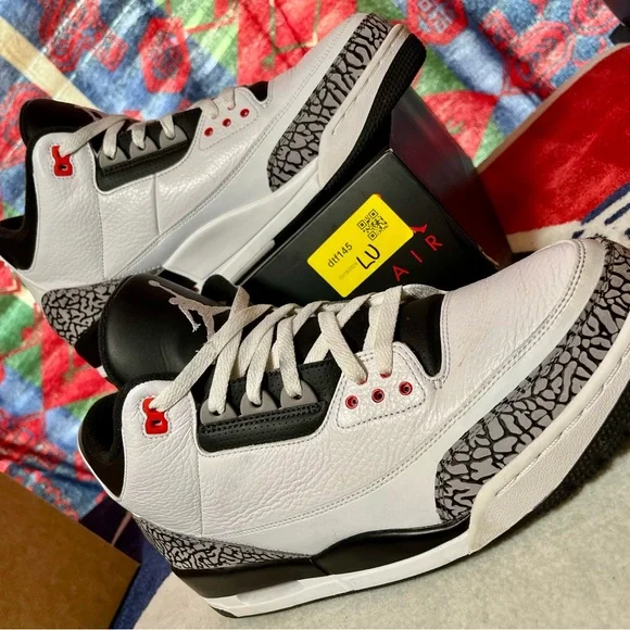 Size 13 nike air Jordan 3 infared 23 136064-123